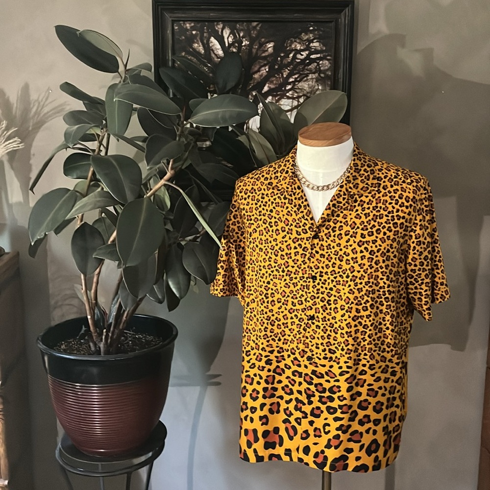 Casual Yellow and Black Leopard Print Button Down Shirt